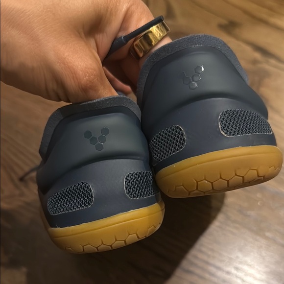 Vivo Barefoot Women's Sneakers - Dark Gray with Gum Sole - Picture 4 of 4